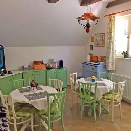 Vica Apartman *